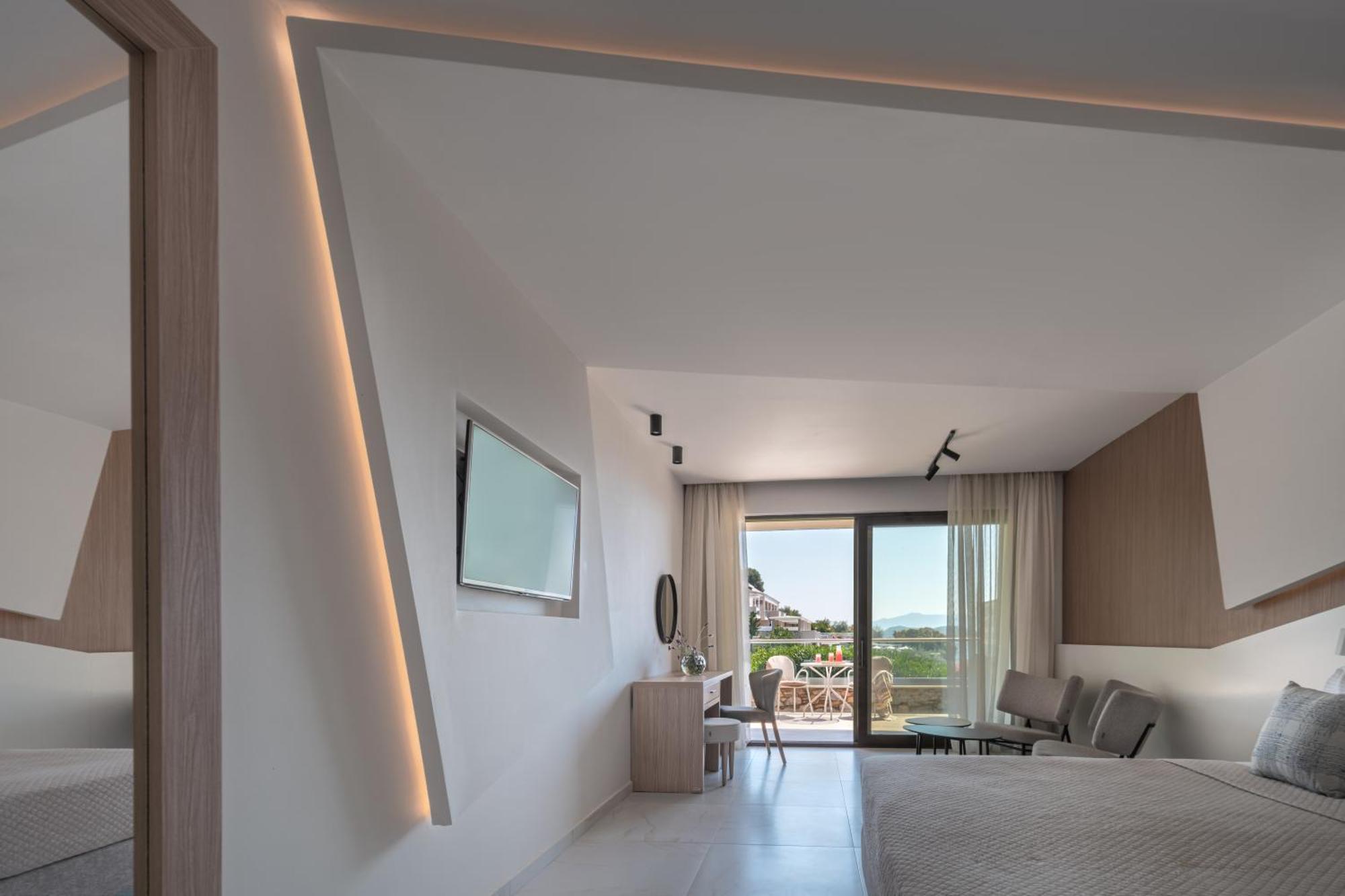 מלון Kassandra Bay Resort, & 5*